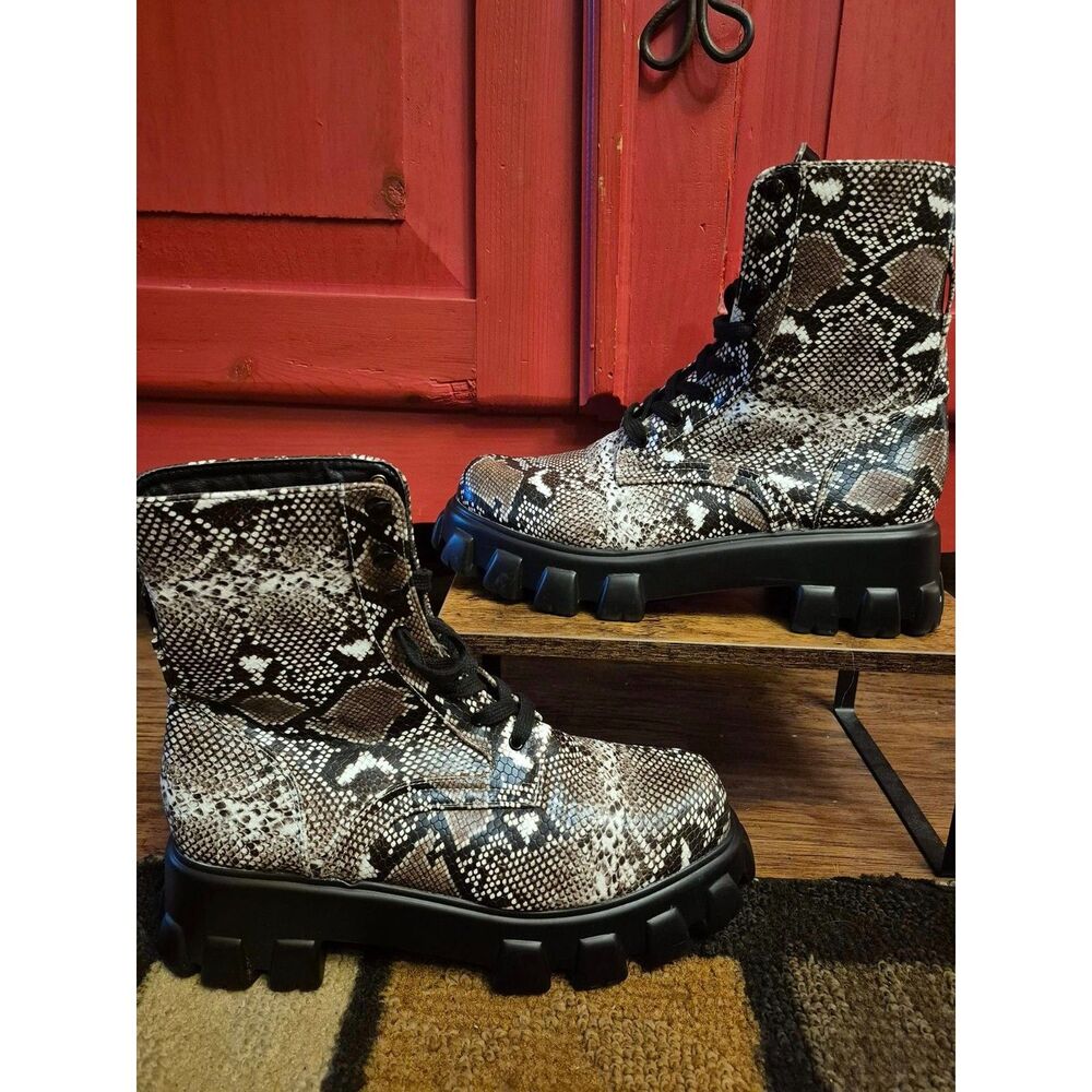 Lemonade Size 9 Chunky Snakeskin Platform Combat Boots Y2K Worn One Time EUC